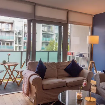 Guestready - Fabulous 2 Bedroom Apartment With Balcony * Dublín