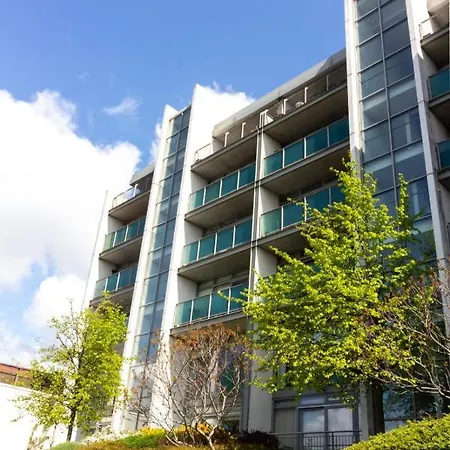 Guestready - Fabulous 2 Bedroom Apartment With Balcony *