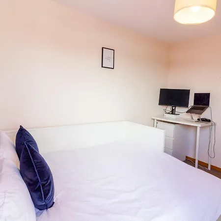Apartamento Guestready - Fabulous 2 Bedroom Apartment With Balcony *