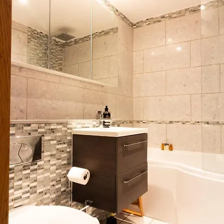 Appartement Guestready - Fabulous 2 Bedroom Apartment With Balcony